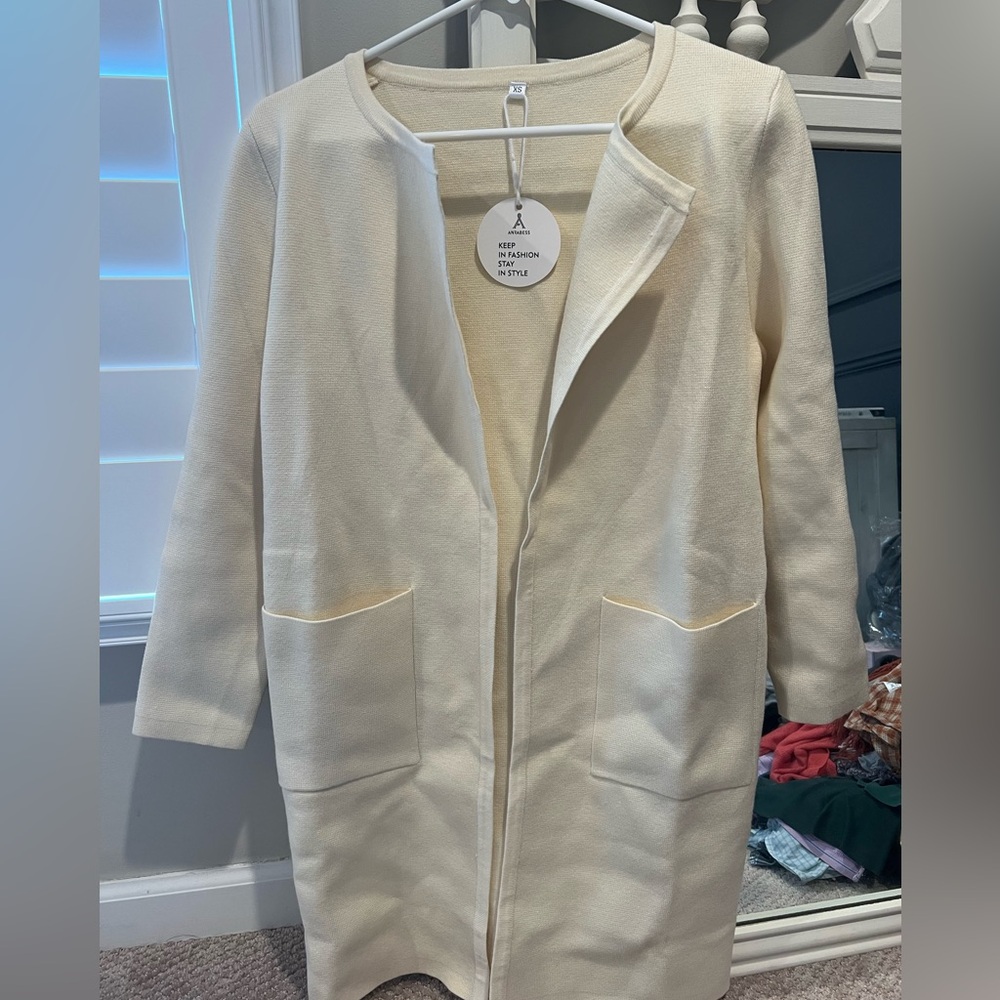 Anrabess open cardigan. NWT. Size small
